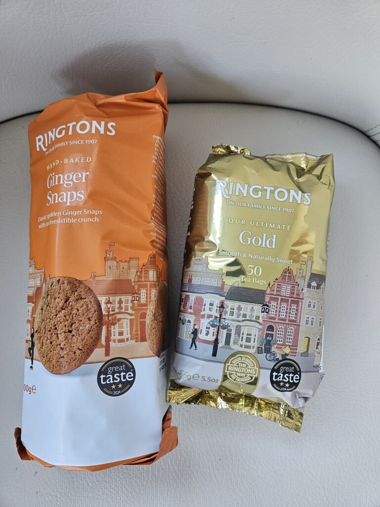 Ringtons tea and biscuit gift set